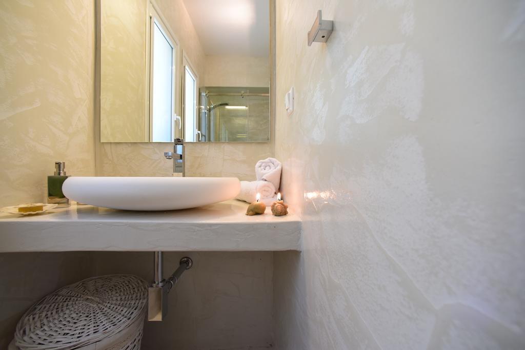Mavres Luxury Studio Ágios Matthaíos Екстериор снимка
